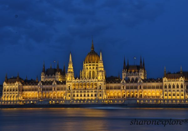 匈牙利布達與佩斯Hungary Budapest 的雙面派對